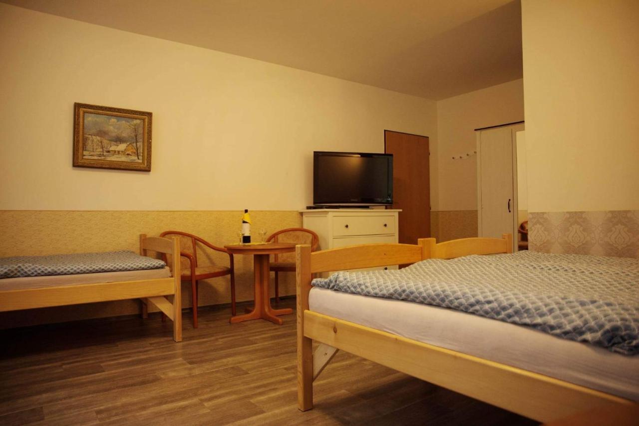 Penzion U Jezera Hotel Konstantinovy Lazne Exterior photo